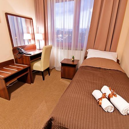 Wiatraczna Hotel Warsaw Exterior photo